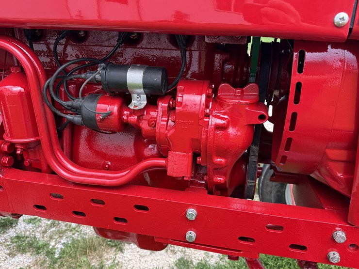 1954-farmall-international-300-image-22