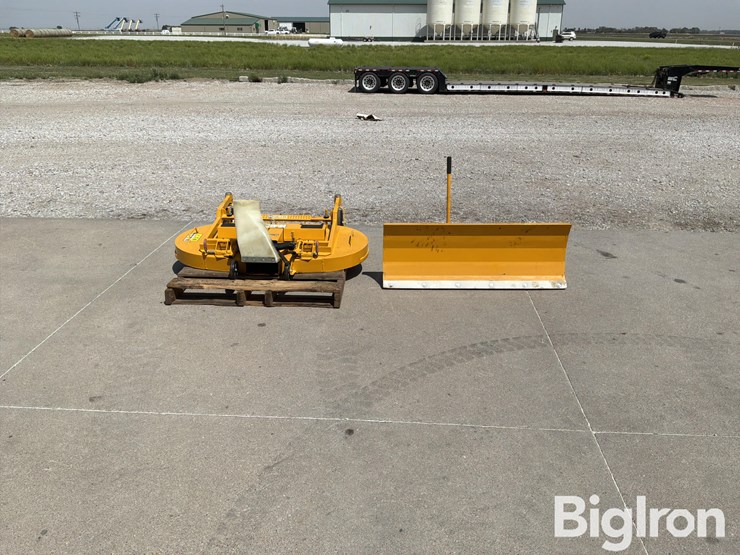 walker-mower-deck-&-snow-blade-image-2