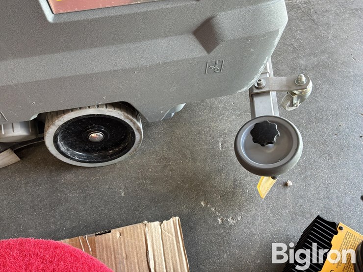 karcher-professional-floor-scrubber-image-11