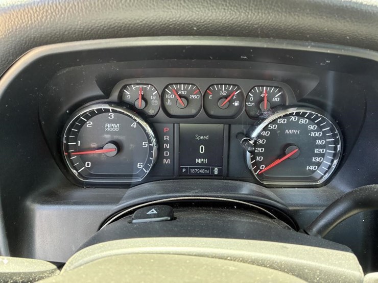 2016-chevrolet-1500-image-12