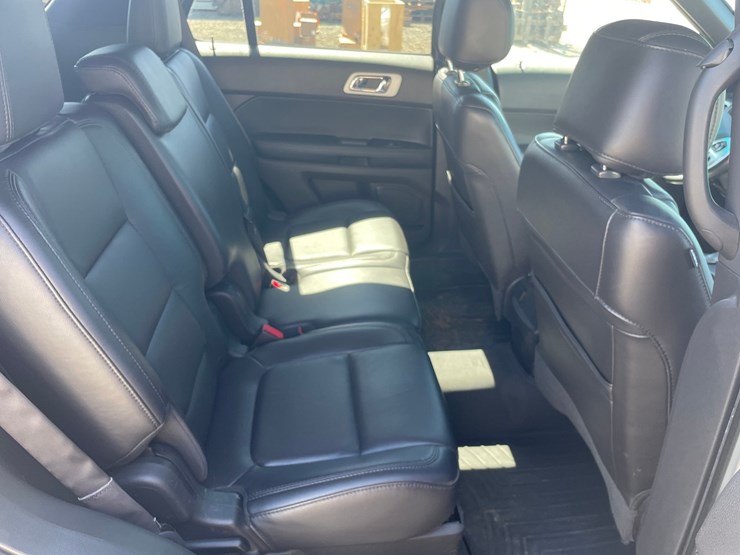 2014-ford-explorer-image-22