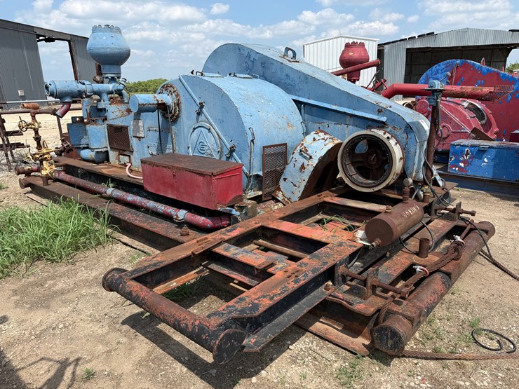 continental-emsco-db-550-duplex-mud-pump-w/-eaton-18”airflex-clutch,-skidded-image-1