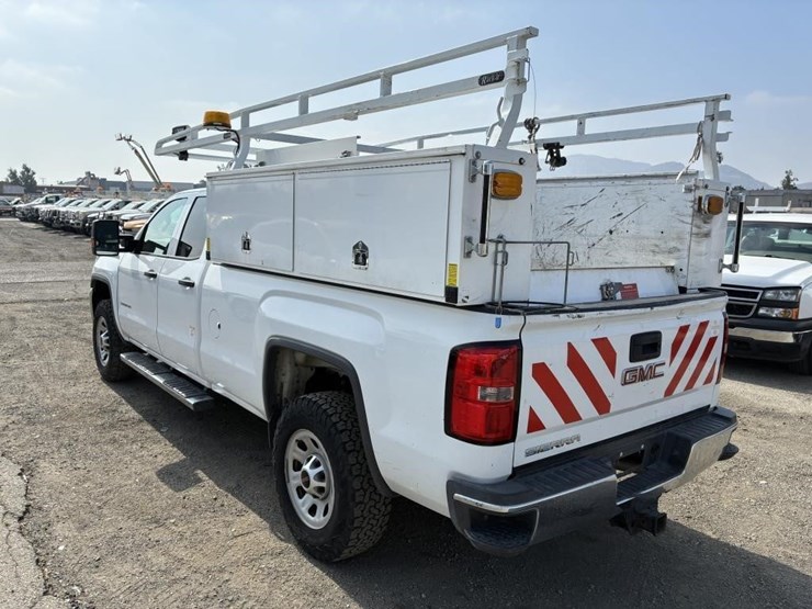 2015-gmc-3500hd-image-4