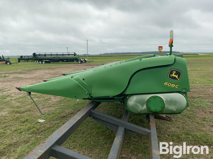 2013-john-deere-608c-image-8