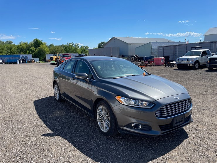 #2789-•-2016-ford-fusion-se-sedan-(has-wi-title)-image-3