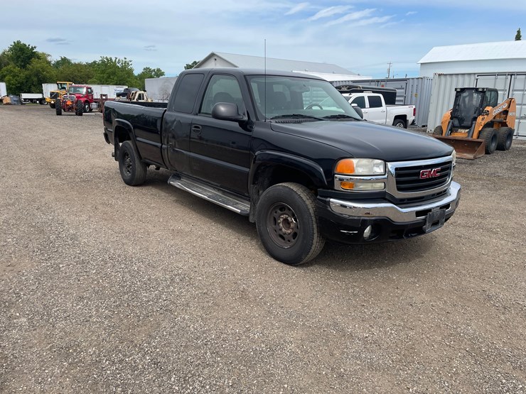 2006-gmc-2500hd-image-3
