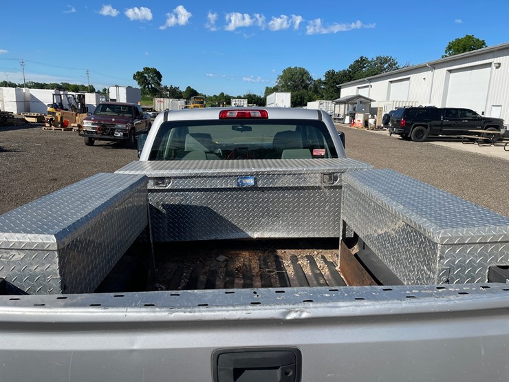 2015-chevrolet-2500-image-8