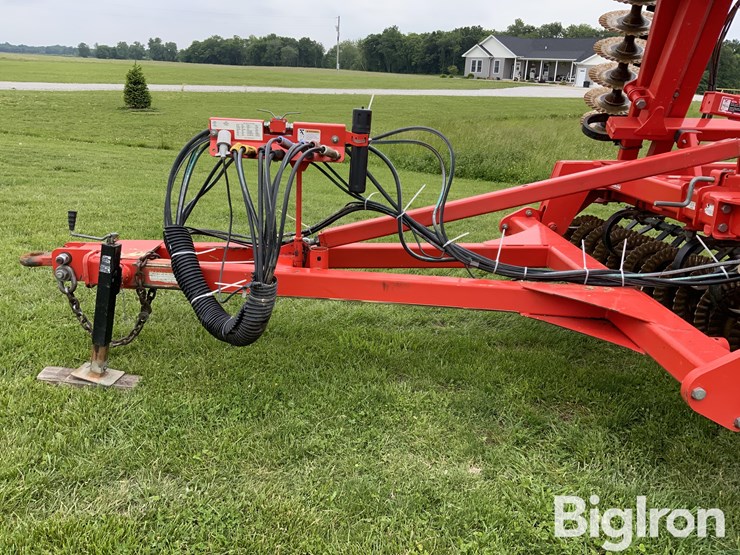 2013-kuhn-krause-excelerator-8000-image-12