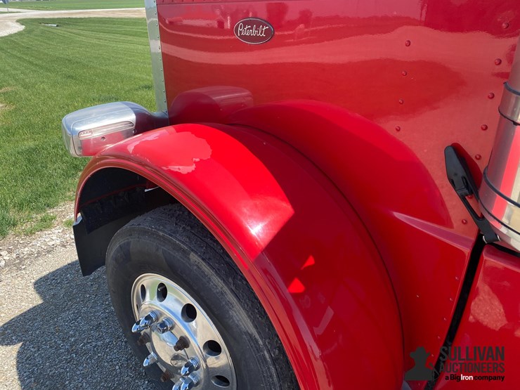 2014-peterbilt-388-image-11