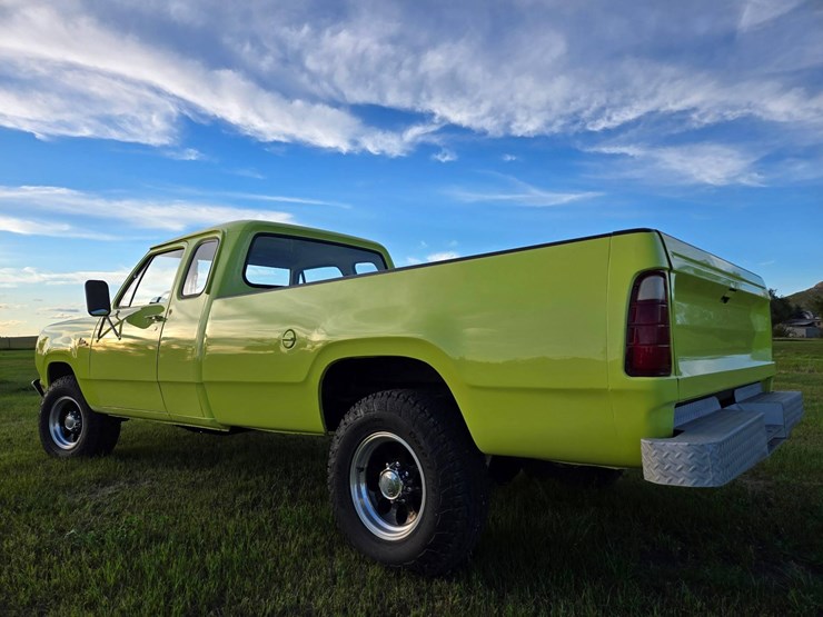 1977-dodge-w200-image-2