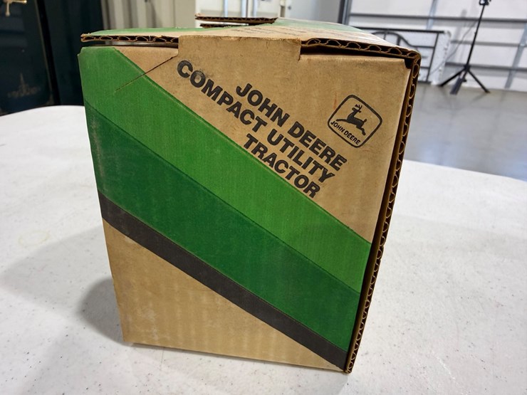 #47269-•-john-deere-utility-tractor-vintage-toy-image-5