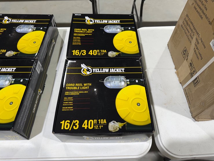#49807-•-lot-of-(2)-unused-yellow-jacket-10amp-cord-reel-w/trouble-lights-image-3