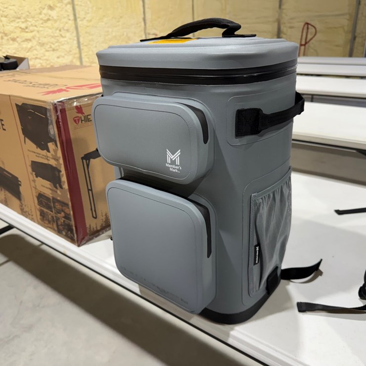 #49797 • Unused Member Mark Backpack Cooler