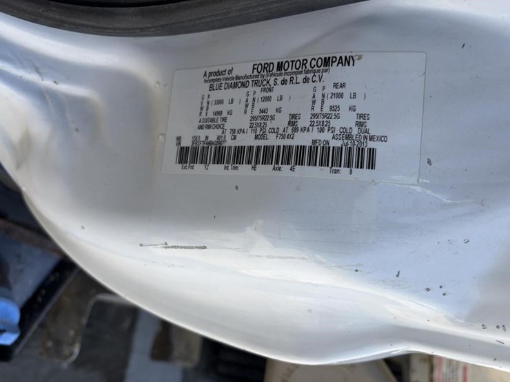 2011-ford-f750-image-18