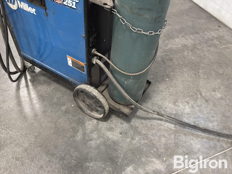 miller-millermatic-251-wire-welder-image-15