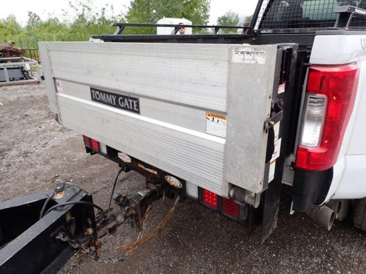 2019-ford-f350-xl-image-12