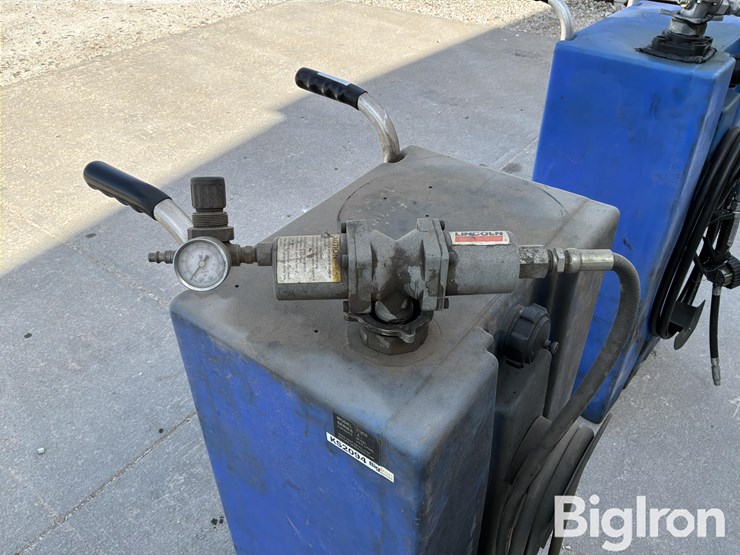 lincoln-oil-dispenser-tanks-image-10