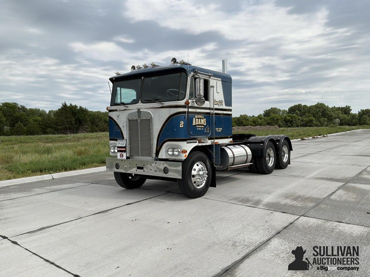 1974-kenworth-k100-image-1