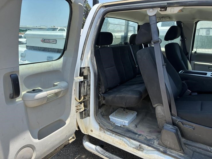 2012-gmc-sierra-2500-image-15