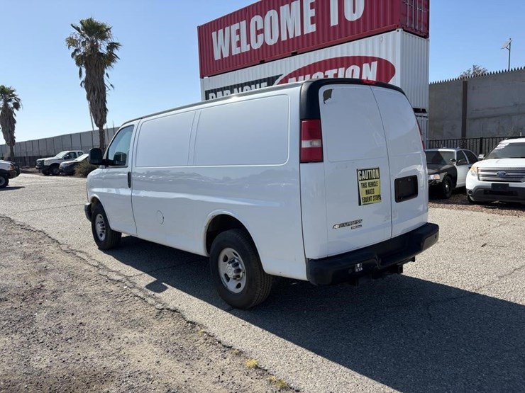 2014-chevrolet-express-3500-image-4