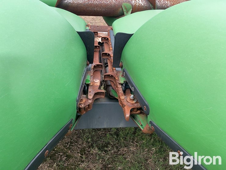 2013-john-deere-608c-image-17