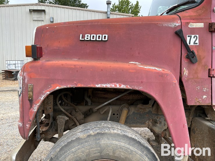 1987-ford-lt8000-image-9