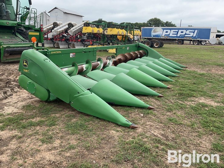 2018-john-deere-708c-image-3