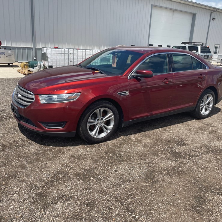 #2857 • 2014 Ford Taurus SEL (Has WI title)