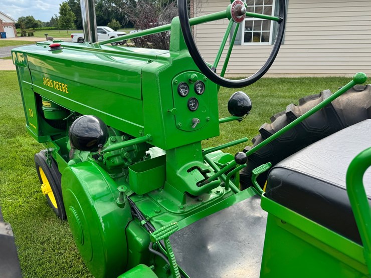 john-deere-70-image-22