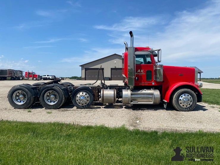 2014-peterbilt-388-image-4