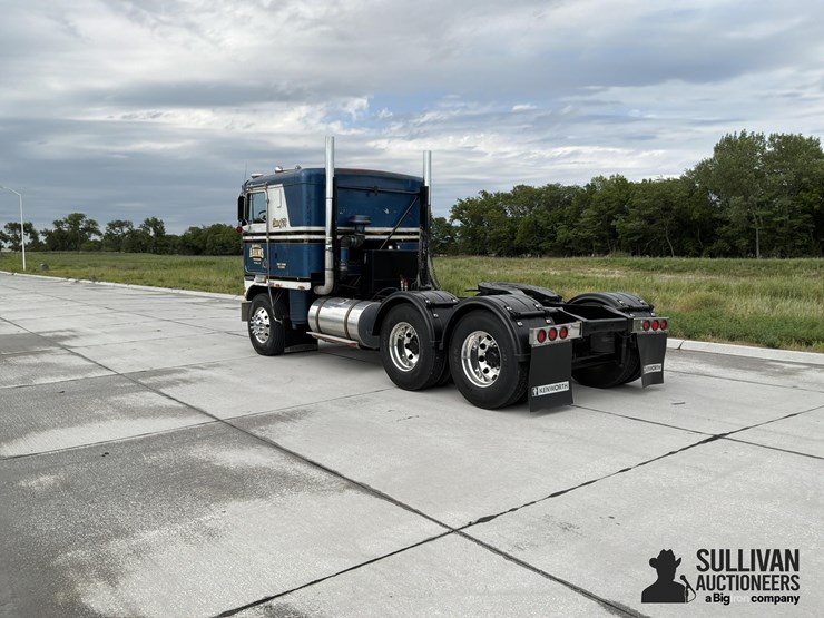 1974-kenworth-k100-image-7