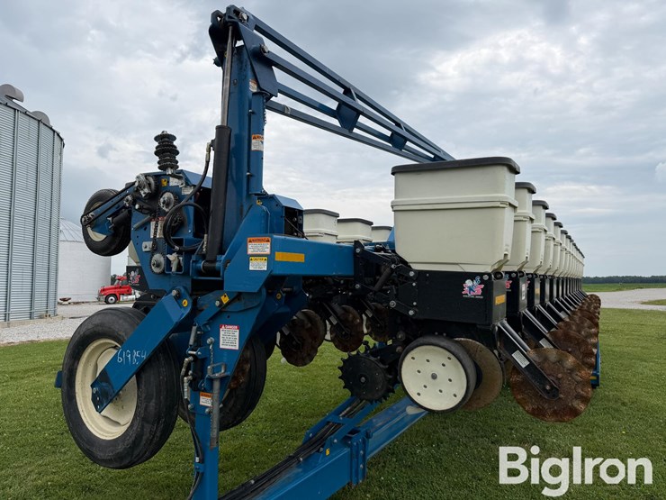 2006-kinze-3600-image-14