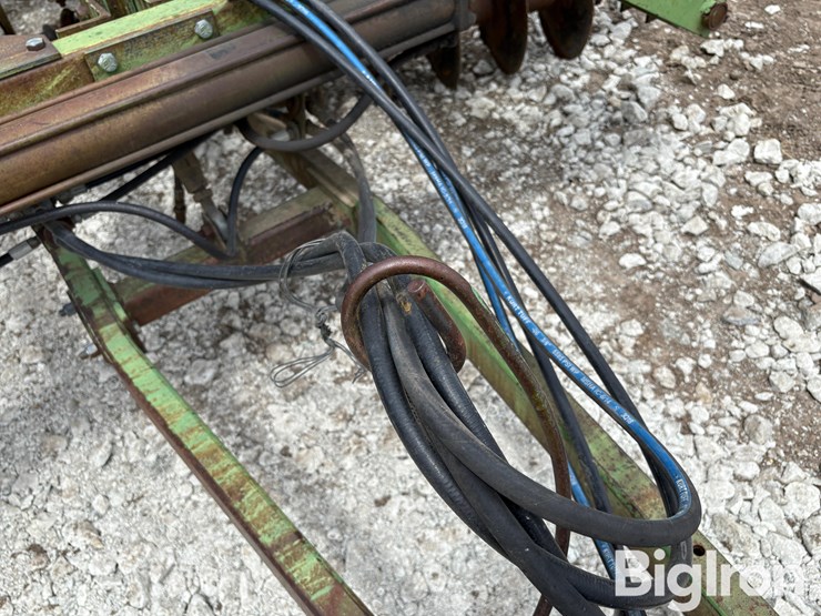john-deere-230-image-14