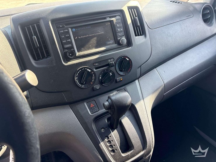 2016-nissan-nv200-image-12
