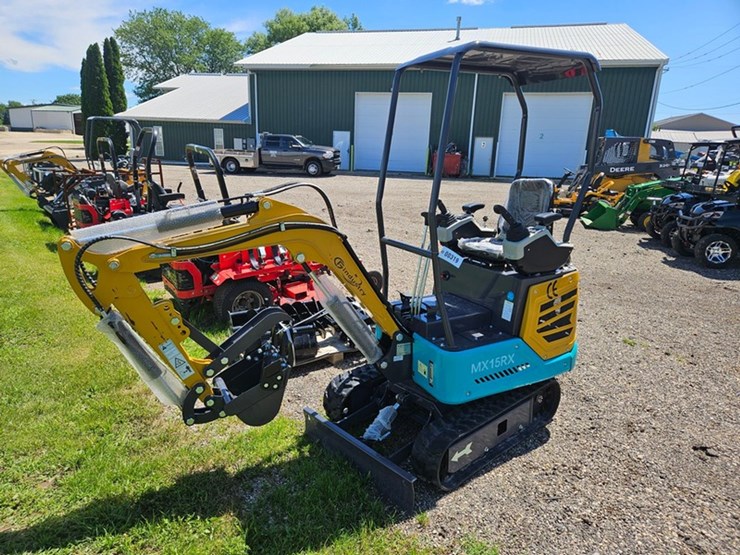 #319-•-2025-cfg-mx15r-mixi-excavator-image-1