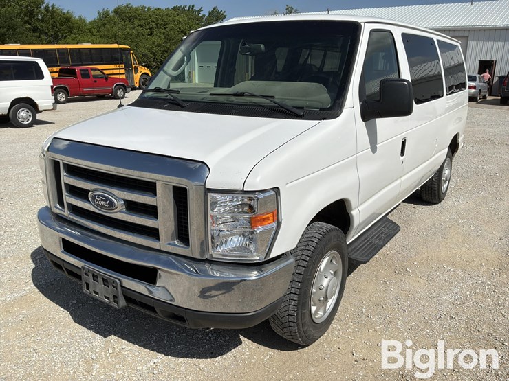 2014-ford-e350-xlt-image-12