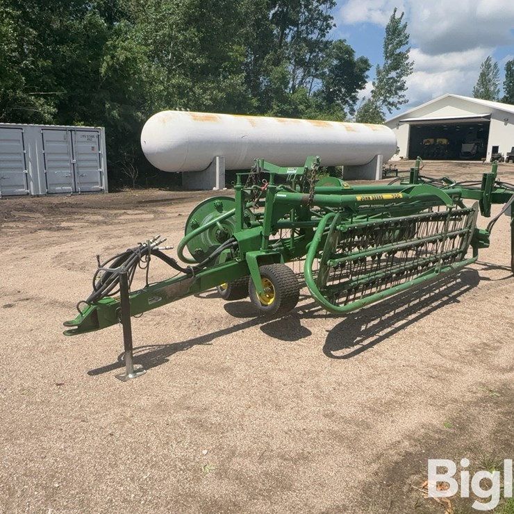 JOHN DEERE 700
