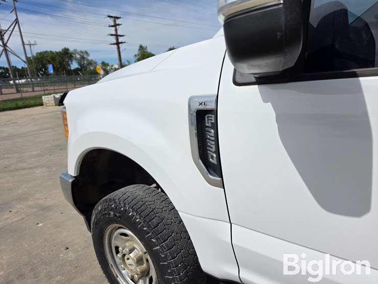 2017-ford-f250-xl-image-13
