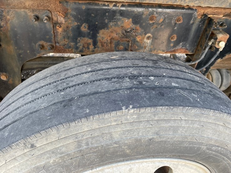 #2872-•-2006-freightliner-quad-axle-dump-truck-(title-in-delay)-image-13
