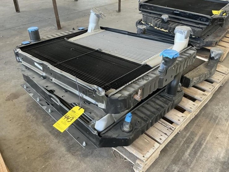 international-truck-radiators-(new)-image-2