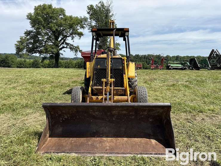 1986-deere-210c-image-2