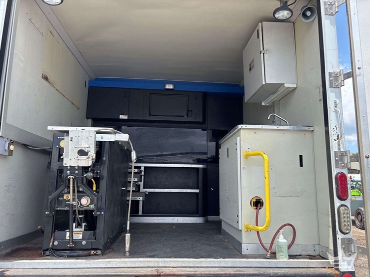 2014-ford-e450-image-14