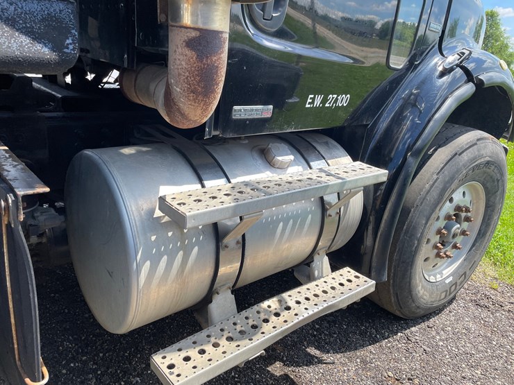 #2872-•-2006-freightliner-quad-axle-dump-truck-(title-in-delay)-image-32