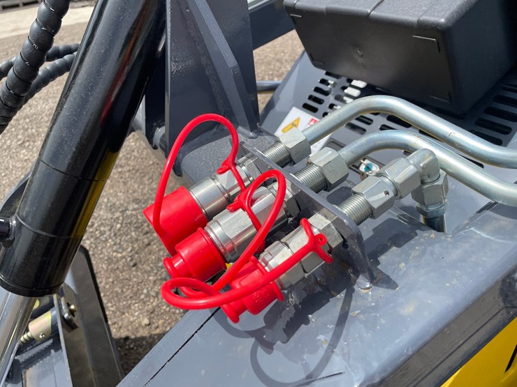 #2826-•-2026-landhero-mini-skid-steer-loader-image-10