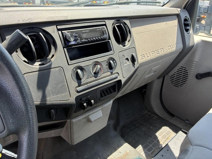 2010-ford-f250-image-14