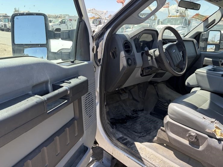 2011-ford-f250-image-13
