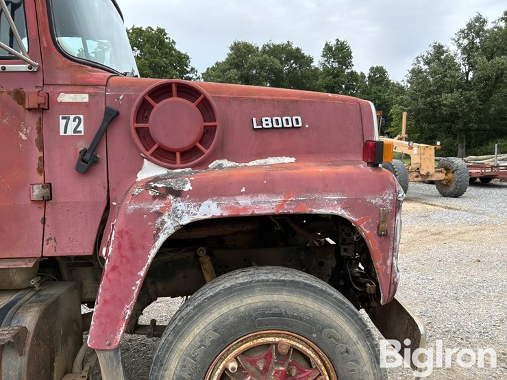 1987-ford-lt8000-image-14