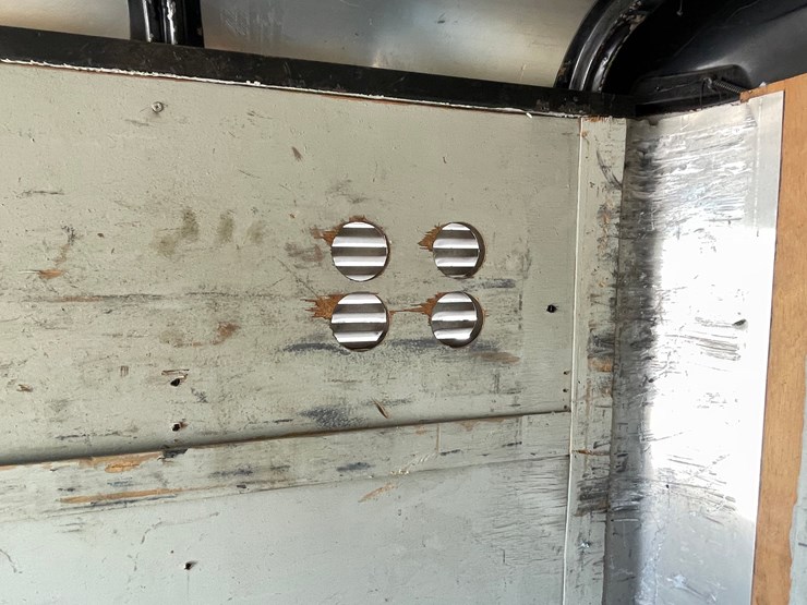 #2863-•-2004-haulmark-single-axle-enclosed-trailer-(has-wi-title)-image-30