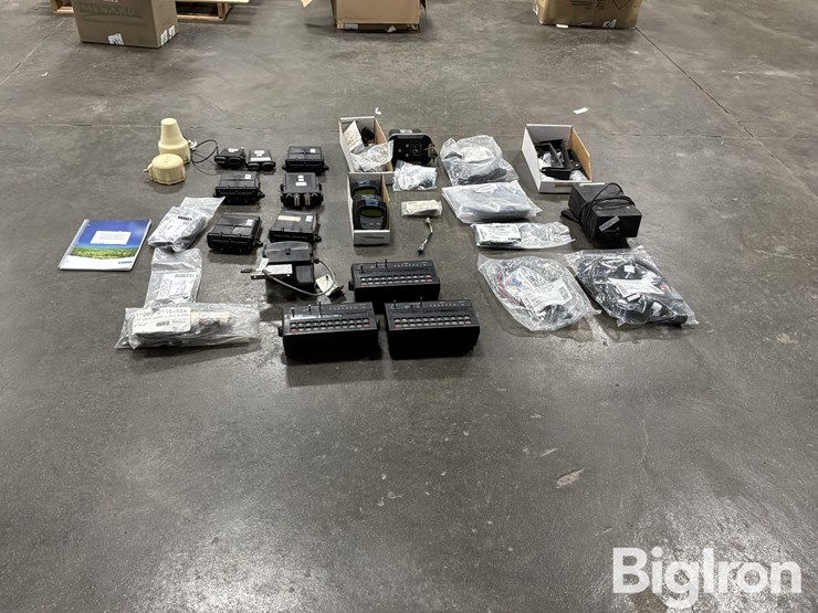 raven-460-controllers-and-harnessing-image-2