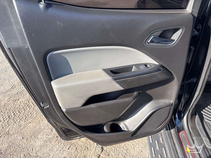 2018-chevrolet-colorado-image-18